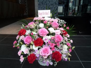 HAPPY BIRTHDAYアレンジ　ありがとうございました。｜「銀座ニューフラワー」　（東京都中央区の花キューピット加盟店 花屋）のブログ
