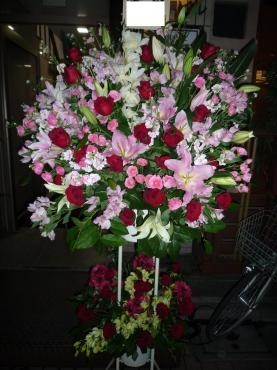 御誕生日スタンド　ご注文ありがとうございました。｜「銀座ニューフラワー」　（東京都中央区の花キューピット加盟店 花屋）のブログ