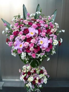 御誕生日スタンド、ご注文ありがとうございました。｜「銀座ニューフラワー」　（東京都中央区の花キューピット加盟店 花屋）のブログ