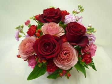 御誕生日アレンジメント、ご注文ありがとうございました。｜「銀座ニューフラワー」　（東京都中央区の花キューピット加盟店 花屋）のブログ