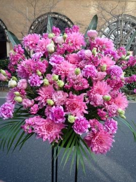 御祝フューシャピンク・スタンド、ご注文ありがとうございました。｜「銀座ニューフラワー」　（東京都中央区の花キューピット加盟店 花屋）のブログ