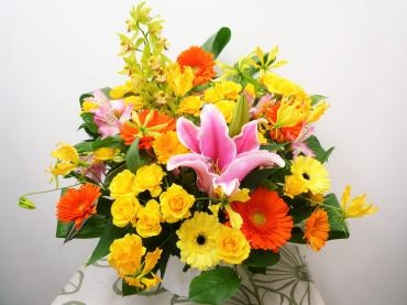 御誕生日、アレンジメント・御注文ありがとうございました。｜「銀座ニューフラワー」　（東京都中央区の花キューピット加盟店 花屋）のブログ