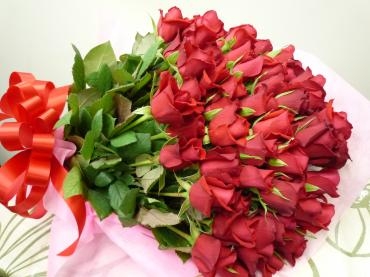 御誕生日・赤バラ花束、御注文ありがとうございました。｜「銀座ニューフラワー」　（東京都中央区の花キューピット加盟店 花屋）のブログ