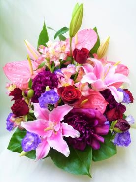 御誕生日アレンジメント・ご注文ありがとうございました。｜「銀座ニューフラワー」　（東京都中央区の花キューピット加盟店 花屋）のブログ