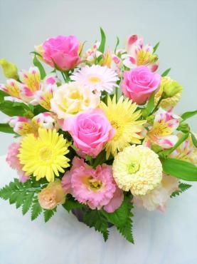 御誕生日アレンジメント・ご注文ありがとうございました。｜「銀座ニューフラワー」　（東京都中央区の花キューピット加盟店 花屋）のブログ