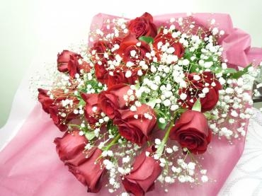 赤バラ御誕生日花束、ご注文ありがとうございました。｜「銀座ニューフラワー」　（東京都中央区の花キューピット加盟店 花屋）のブログ