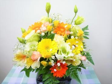 御誕生日アレンジメント、ご注文ありがとうございます。｜「銀座ニューフラワー」　（東京都中央区の花キューピット加盟店 花屋）のブログ