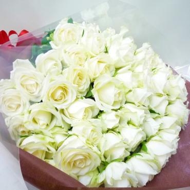 御誕生日お祝い白バラ花束、ご注文ありがとうございました。｜「銀座ニューフラワー」　（東京都中央区の花キューピット加盟店 花屋）のブログ