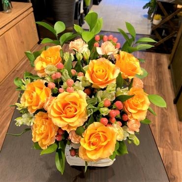 開店お祝いアレンジメント・ご注文ありがとうございました。｜「銀座ニューフラワー」　（東京都中央区の花キューピット加盟店 花屋）のブログ