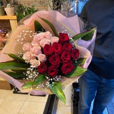 いい夫婦の日、ご両親のプレゼントに花束をお買い上げいただきました。ありがとうございました。｜「銀座ニューフラワー」　（東京都中央区の花キューピット加盟店 花屋）のブログ
