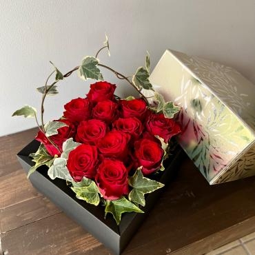 結婚記念日に赤バラ、フラワーBOX！お買い上げありがとうございました。｜「銀座ニューフラワー」　（東京都中央区の花キューピット加盟店 花屋）のブログ