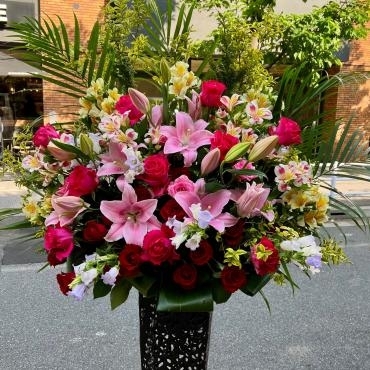 御祝スタンドをお届けしました。ありがとうございました。｜「銀座ニューフラワー」　（東京都中央区の花キューピット加盟店 花屋）のブログ