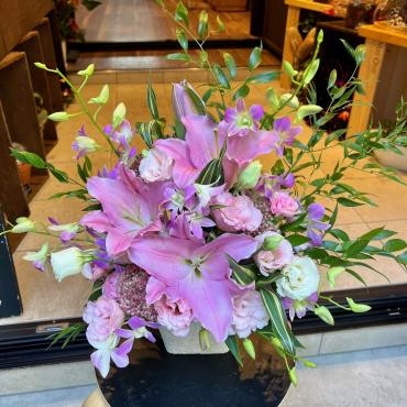 開店のお祝いアレンジメントご注文頂き誠にありがとうございました。｜「銀座ニューフラワー」　（東京都中央区の花キューピット加盟店 花屋）のブログ