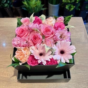 フラワーBOX 　お買い上げいただきました。｜「銀座ニューフラワー」　（東京都中央区の花キューピット加盟店 花屋）のブログ